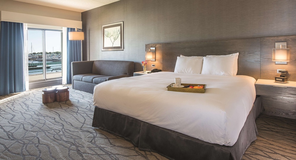Doubletree by Hilton Hotel Racine Harbourwalk 27/79
