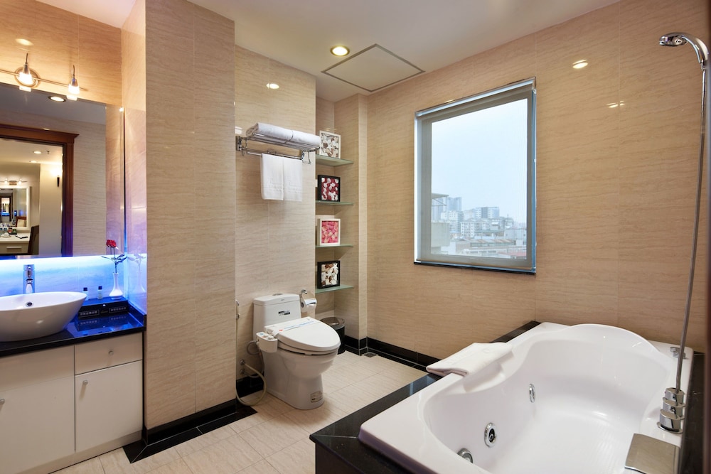 Luxeden Hotel 28/65