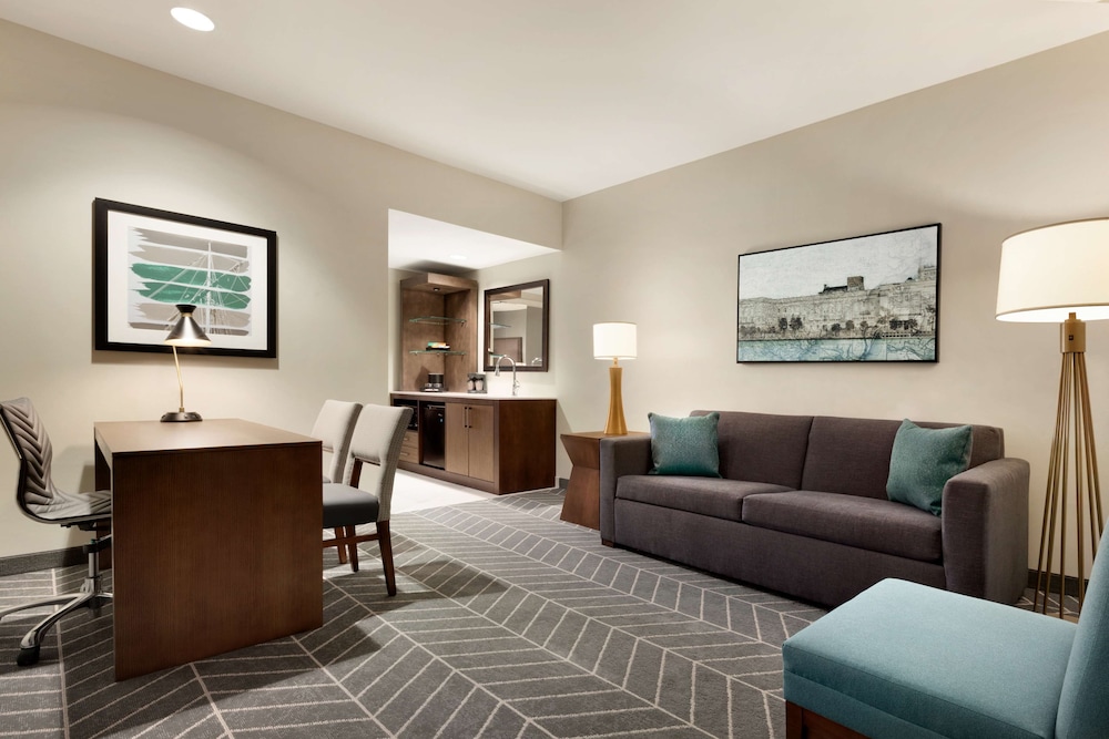 Embassy Suites by Hilton Wilmington Riverfront 36/76