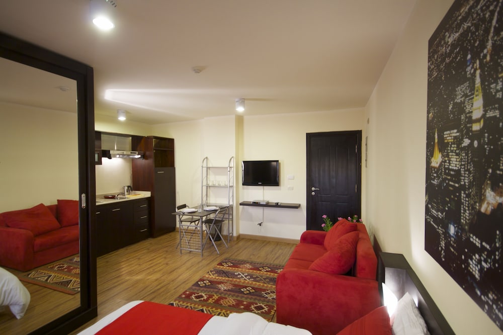 Newcity Suites Apartments 30/50