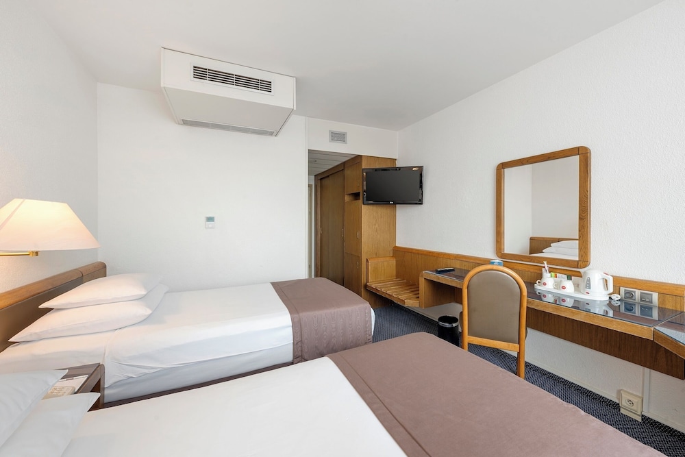 CLASSIC, TWIN BEDS