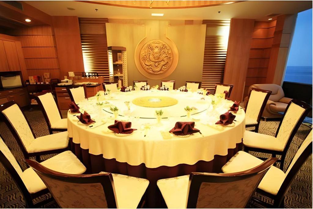 Yantai Golden Gulf Hotel 79/98