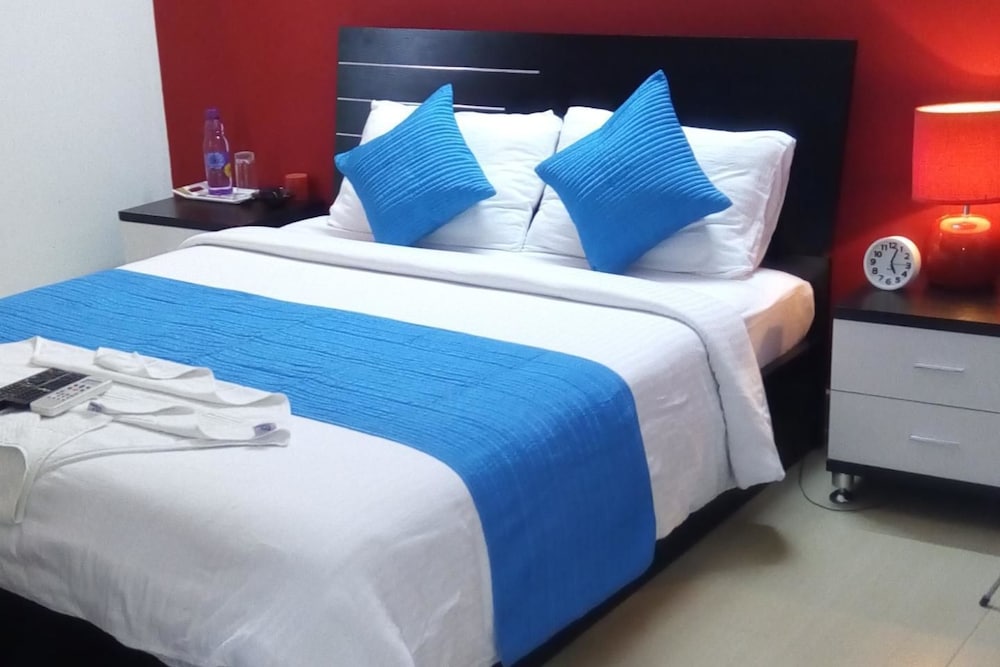 DELUXE, DOUBLE BED