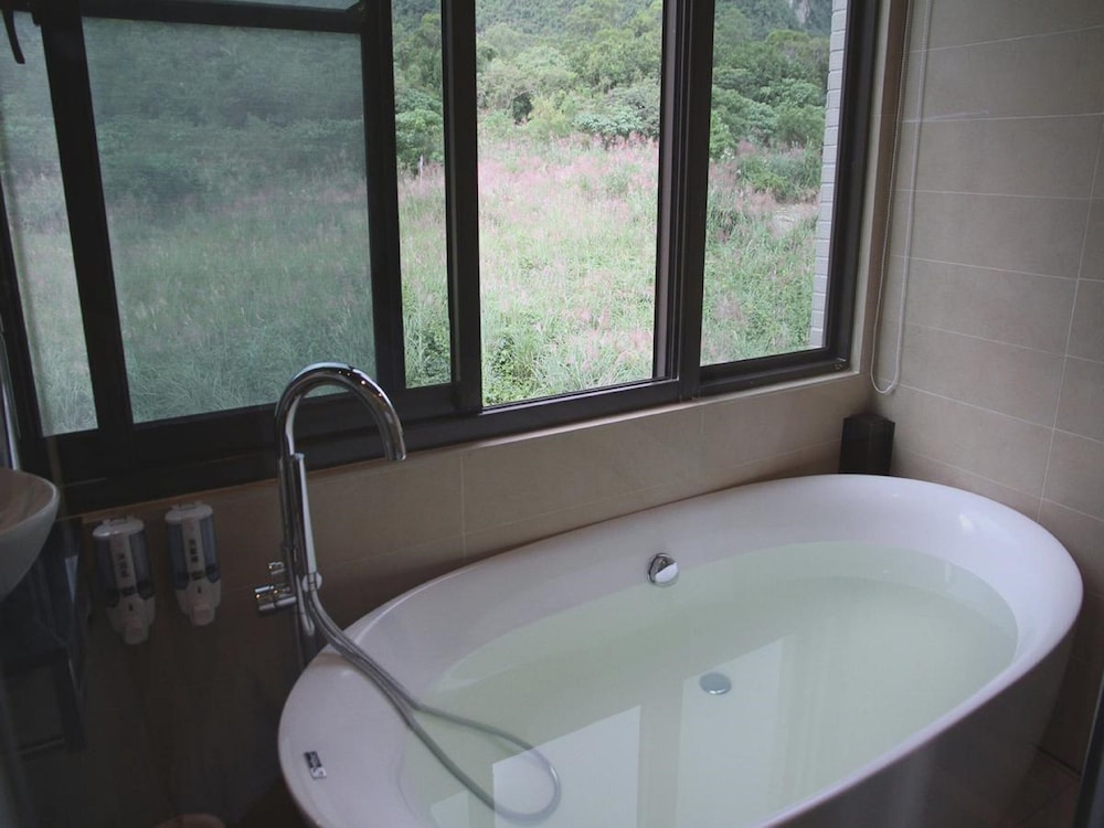 Peace Area Hot Spring Hotel 40/42