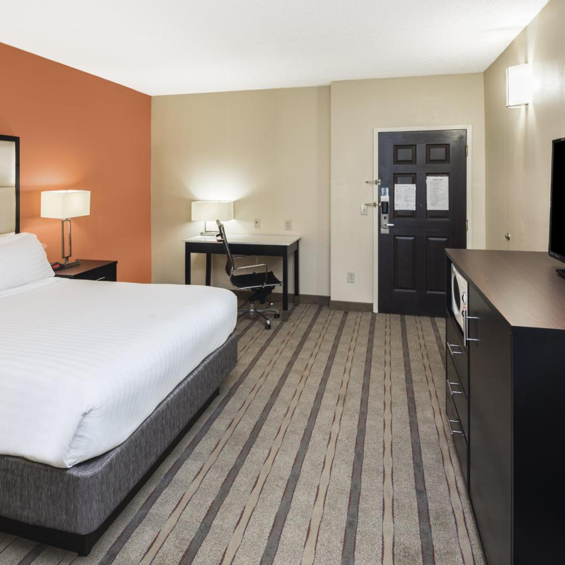 جناح عائلي لذوي الإعاقة، Holiday Inn Express And Suites Duluth Mall Area 5/6