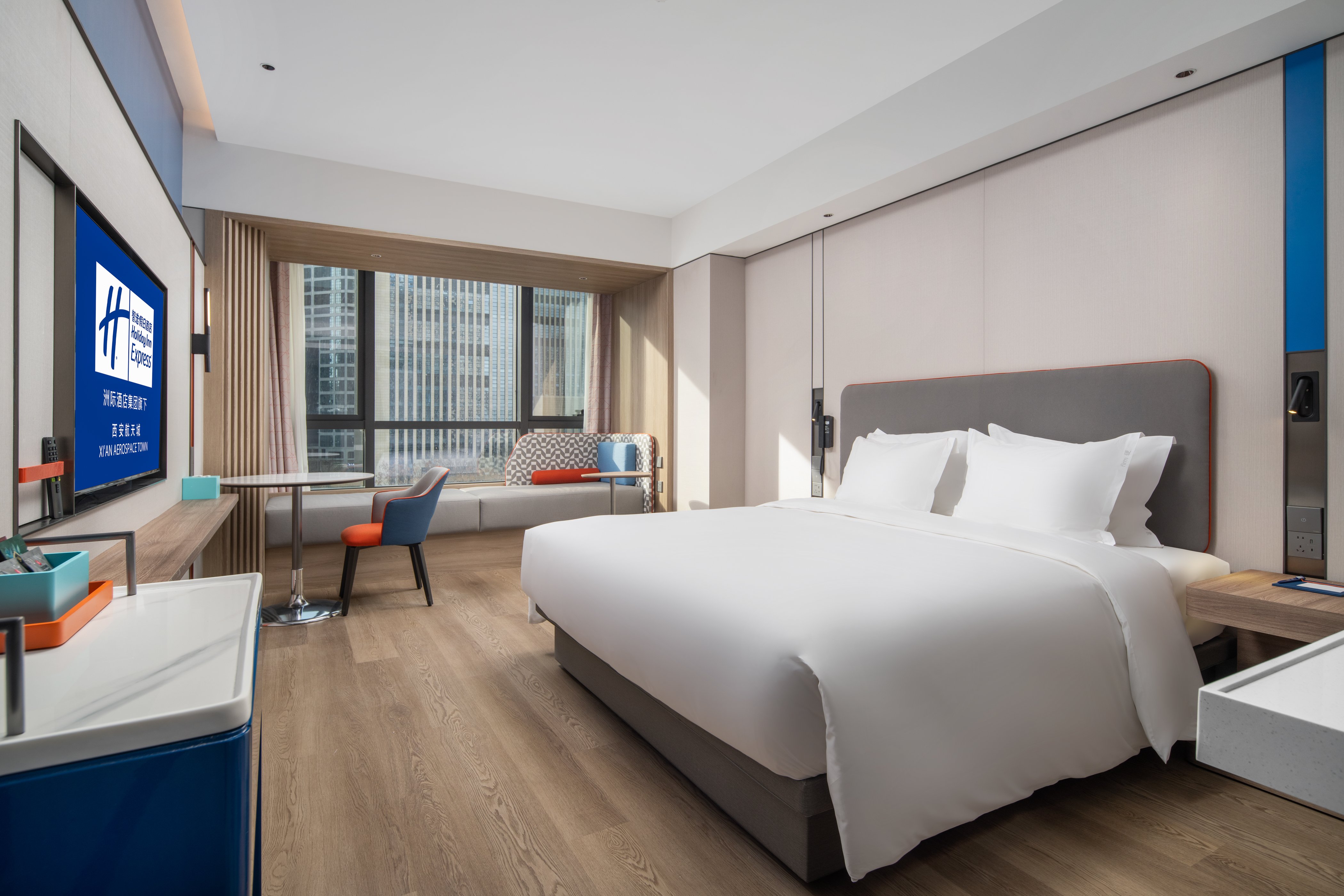 Standard, King Bed, City View