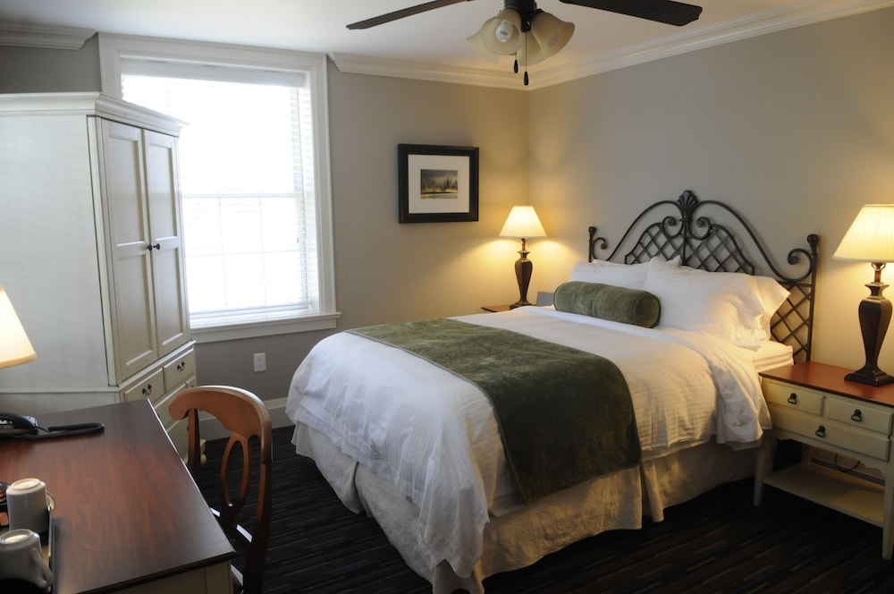 Sherwood Inn 10/63