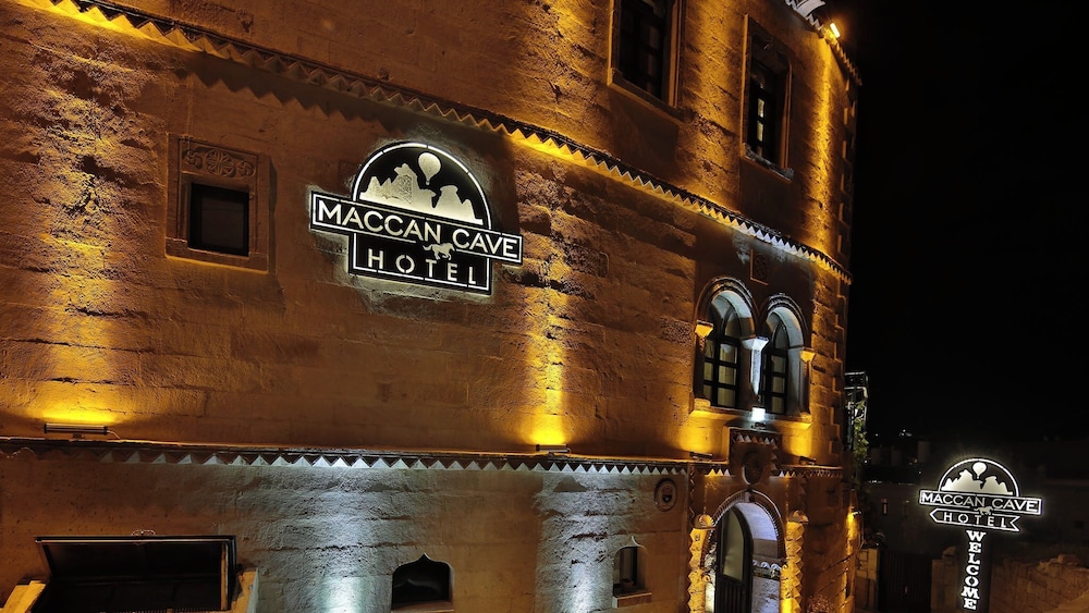 Maccan Cave Hotel 66/70