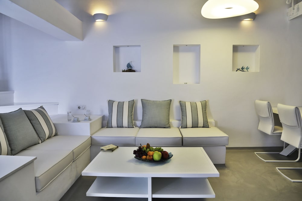 Trieris Villas And Suites 30/50
