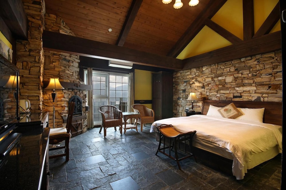 Provence Rose Lodge In Ching Jing 12/50