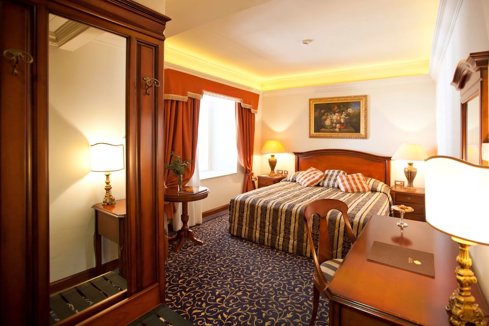 Grand Villa Argentina 28/68