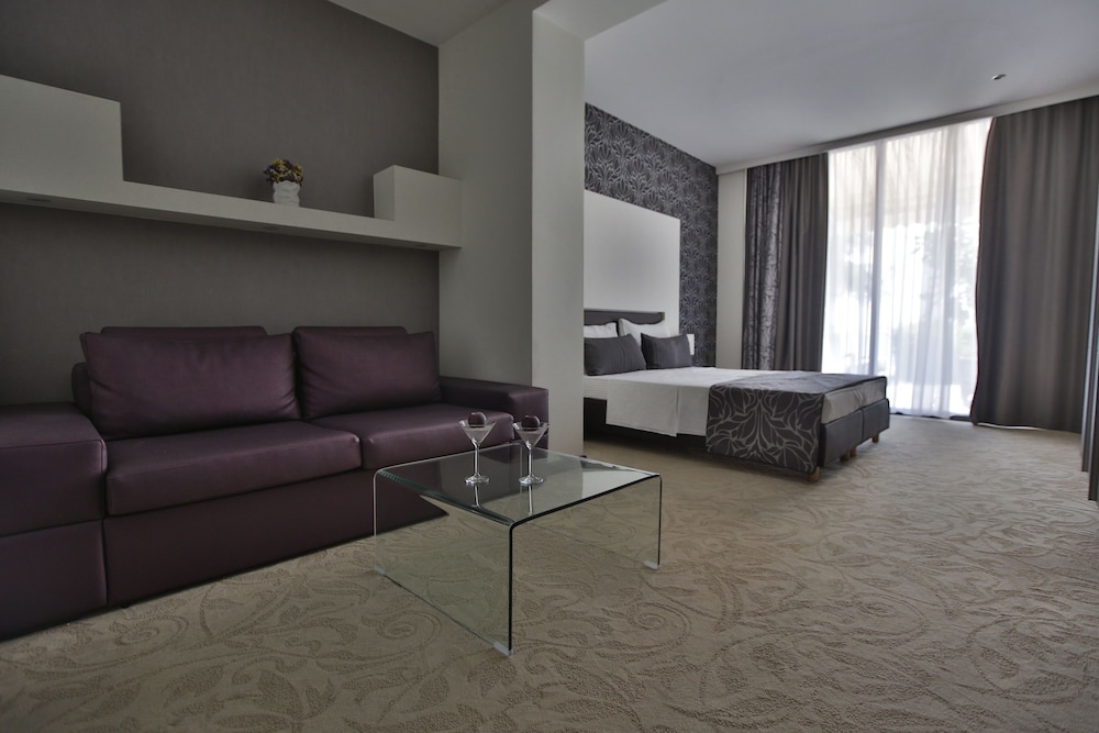 Beach Hotel Split 35/51