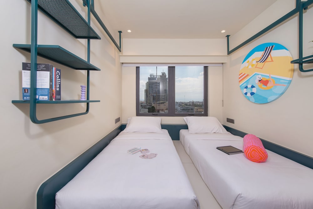 All Together, 2 Bedrooms, Apartment, Queen and Twin Beds