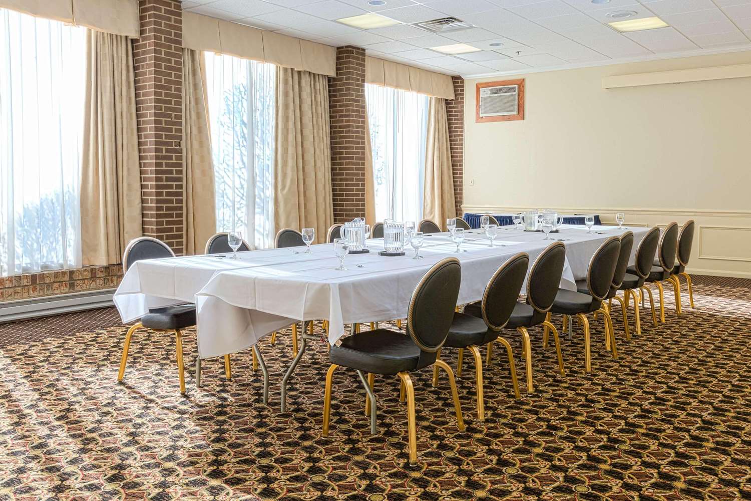 Park Inn by Radisson Sharon, PA 47/51