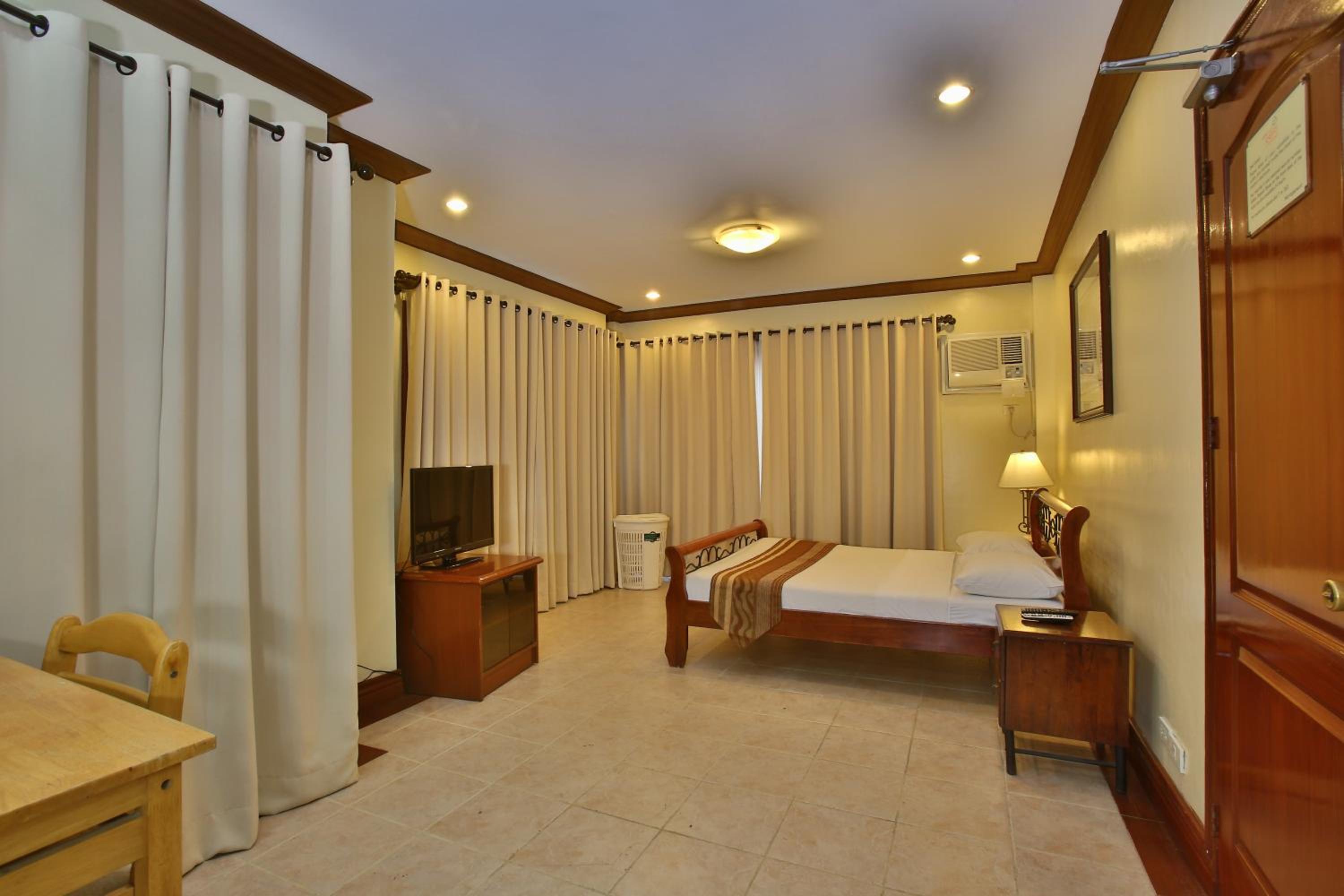فيلا بـ3 غرف نوم، Crown Regency Suites Mactan 2/4