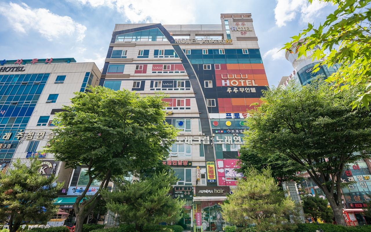 Business Design Hotel LUV 9/98