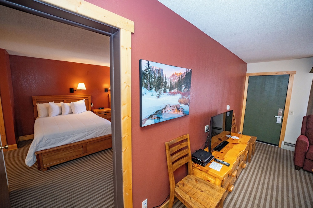 Hotel Estes 12/66