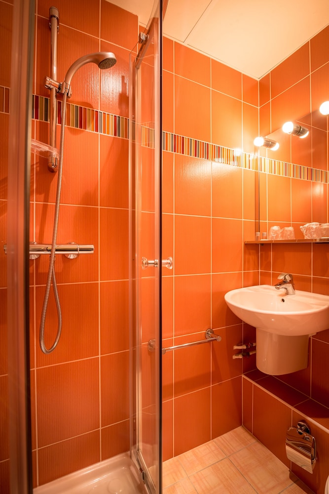HOTEL CHARLEMAGNE 18/53