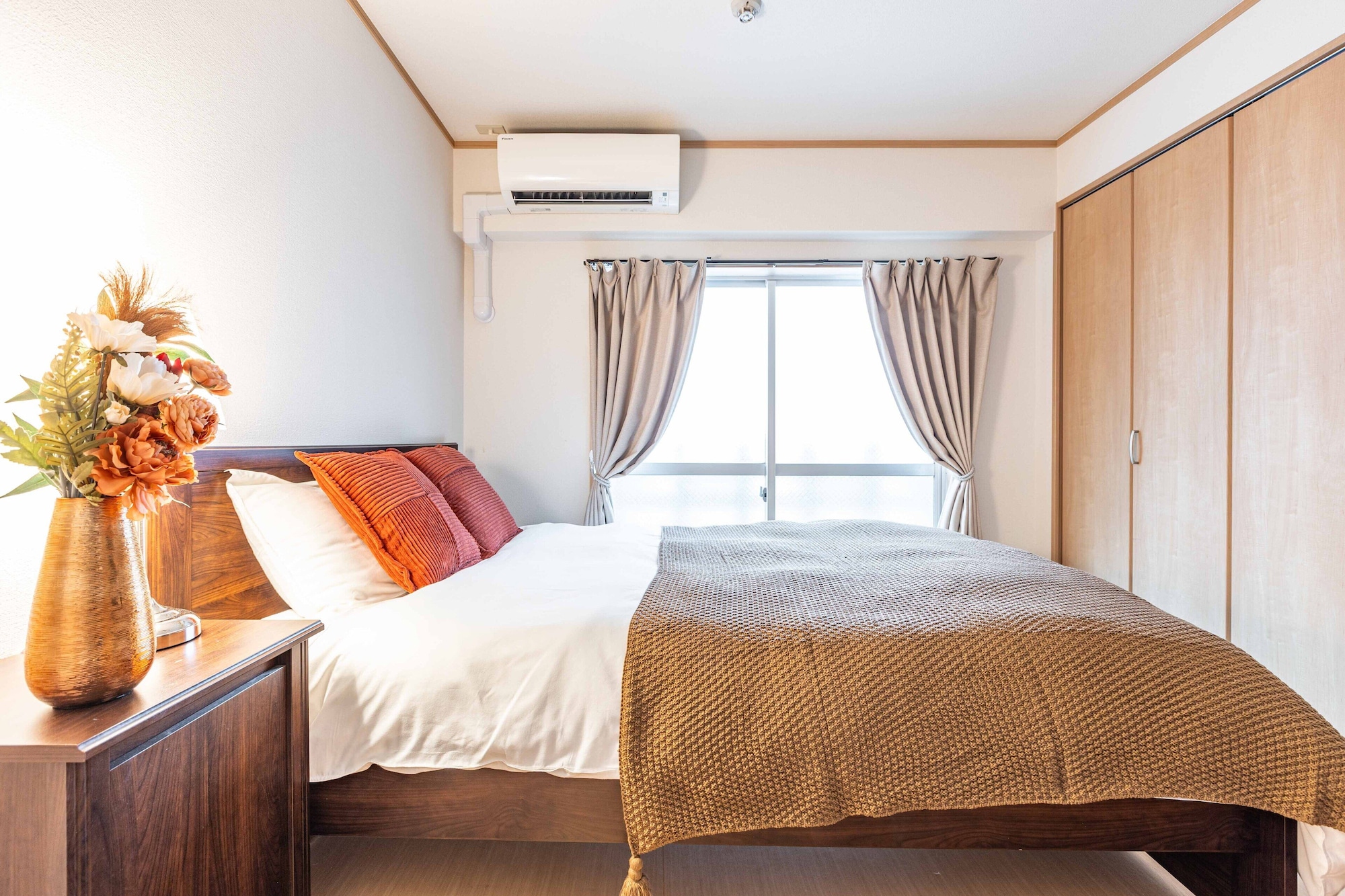 Futon Bed, Sofa, Yokoduna Hostel 6/7