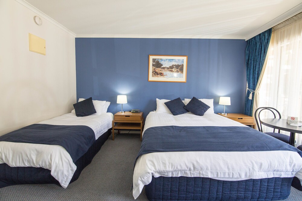 Mas Country Riverboat Lodge Motor Inn 15/28