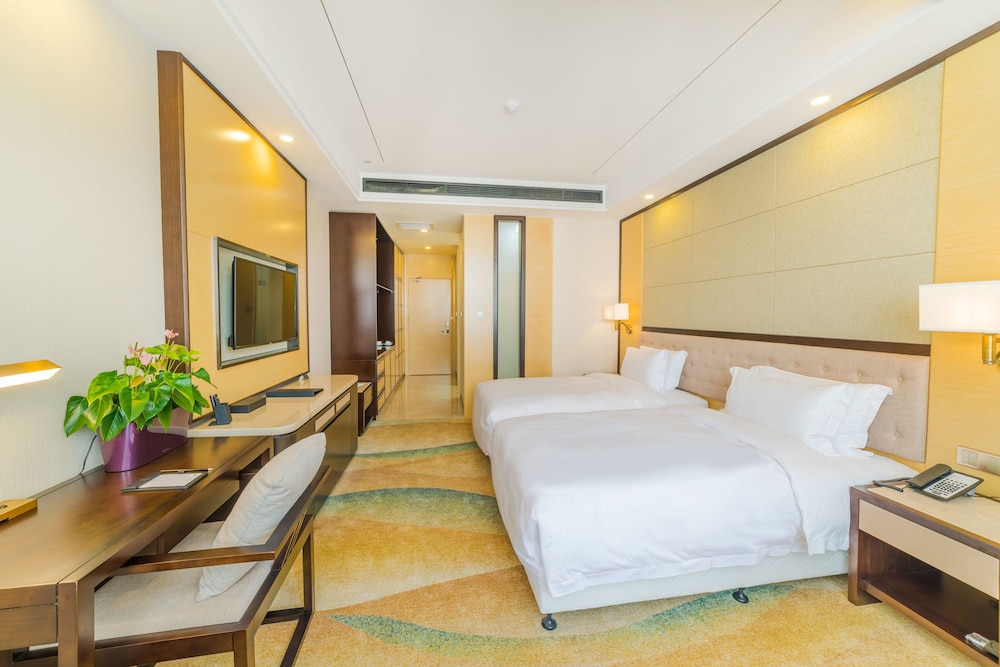 Hundred Hotel 14/60