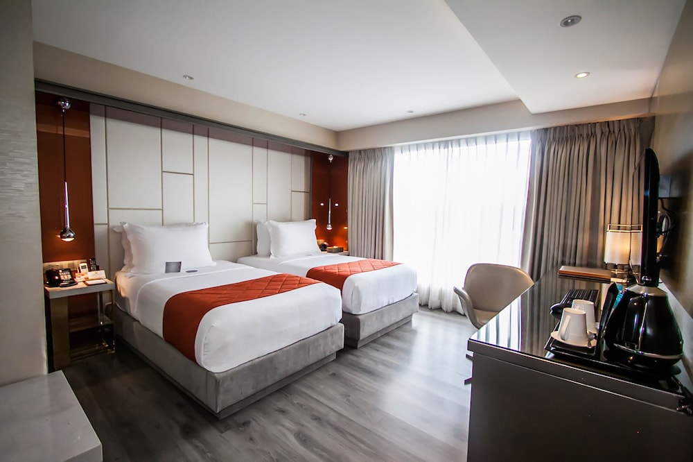 Hotel Xyz 18/49