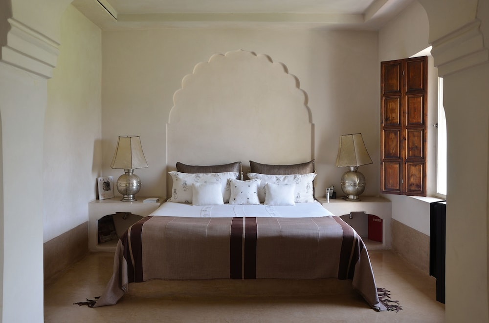 Ksar Char Bagh 17/85