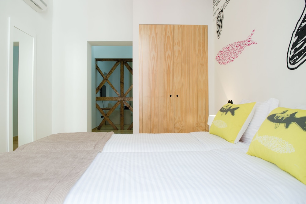 1 BEDROOM, APARTMENT