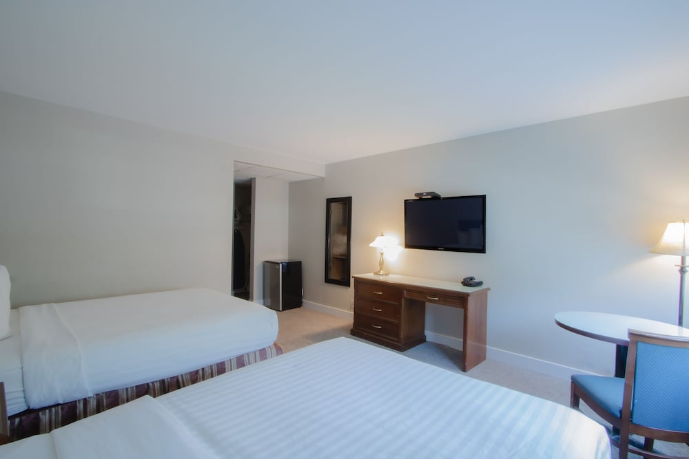 Standard, 2 Queen Beds