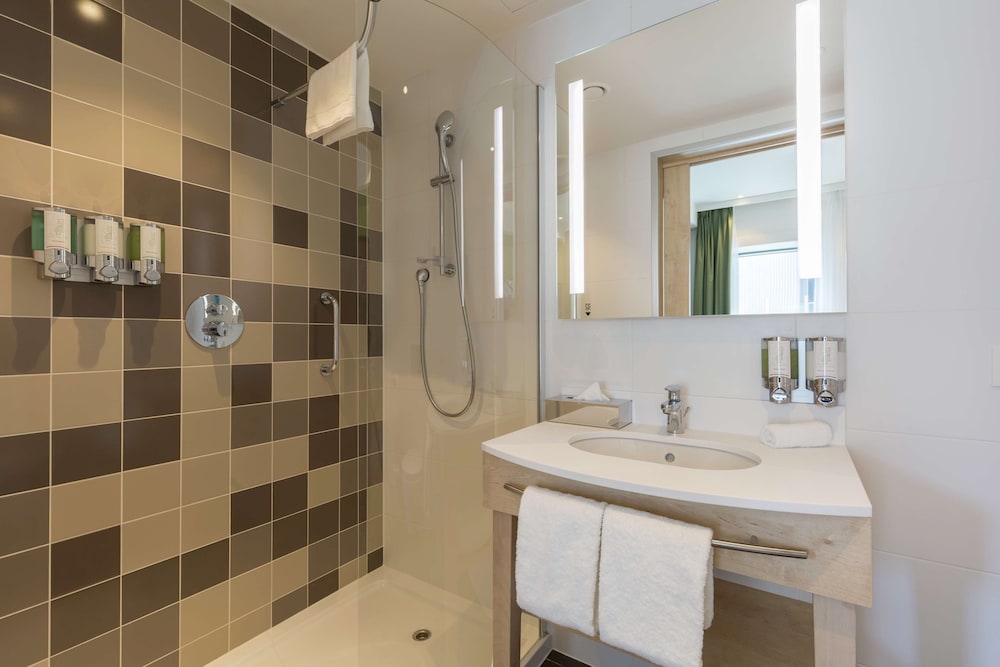 Hampton by Hilton Antwerp Central Station 24/57