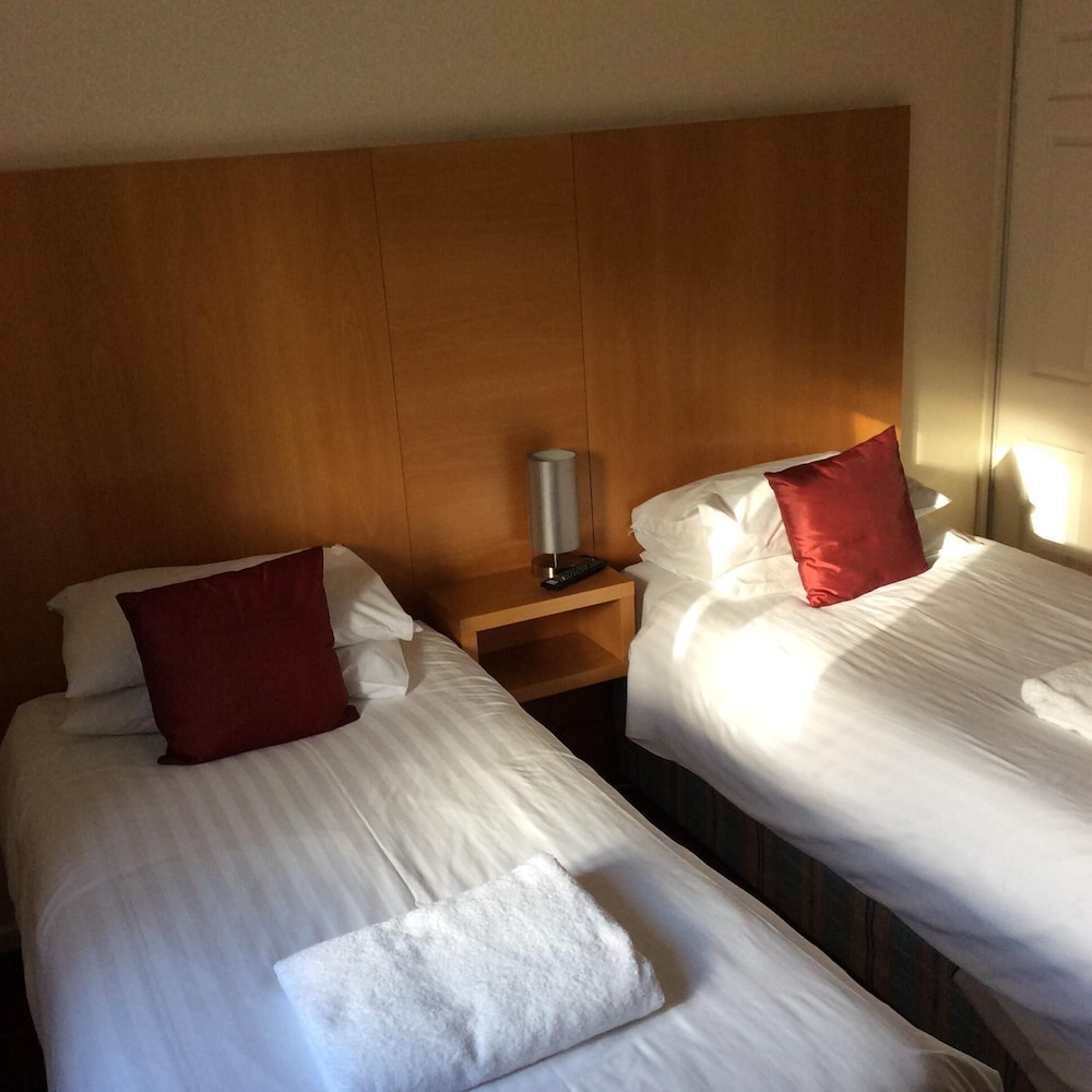 Coach House Hotel 7/60
