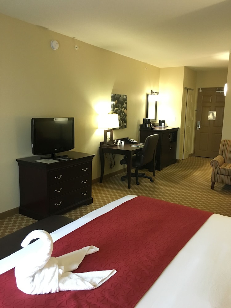 Country Inn & Suites by Radisson, Port Orange-Daytona, FL 30/40