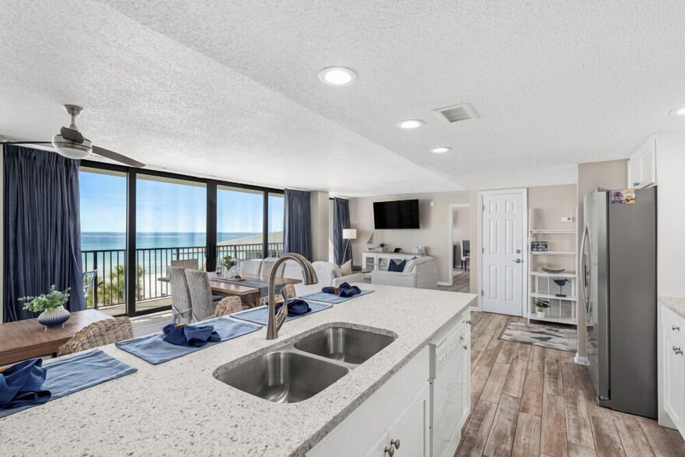 Sandpiper Beacon Beach Resort 17/50
