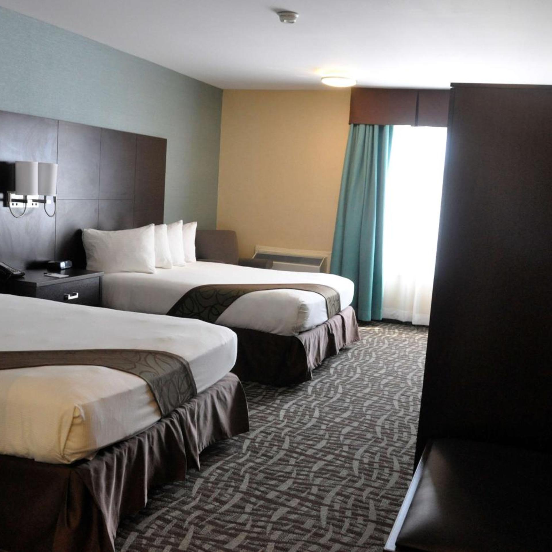 جناح بسريرين كوين بمطبخ صغير، Best Western Plus Barrie 2/4