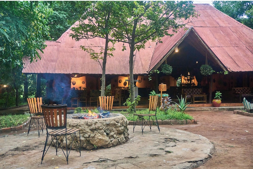 MIGUNGA TENTED CAMP 3/47