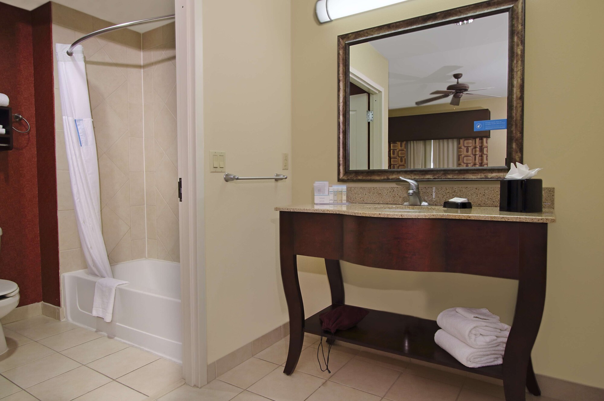 Suite, King Bed, Sofa, Hampton Inn Suites Conroe I 45 North 3/3