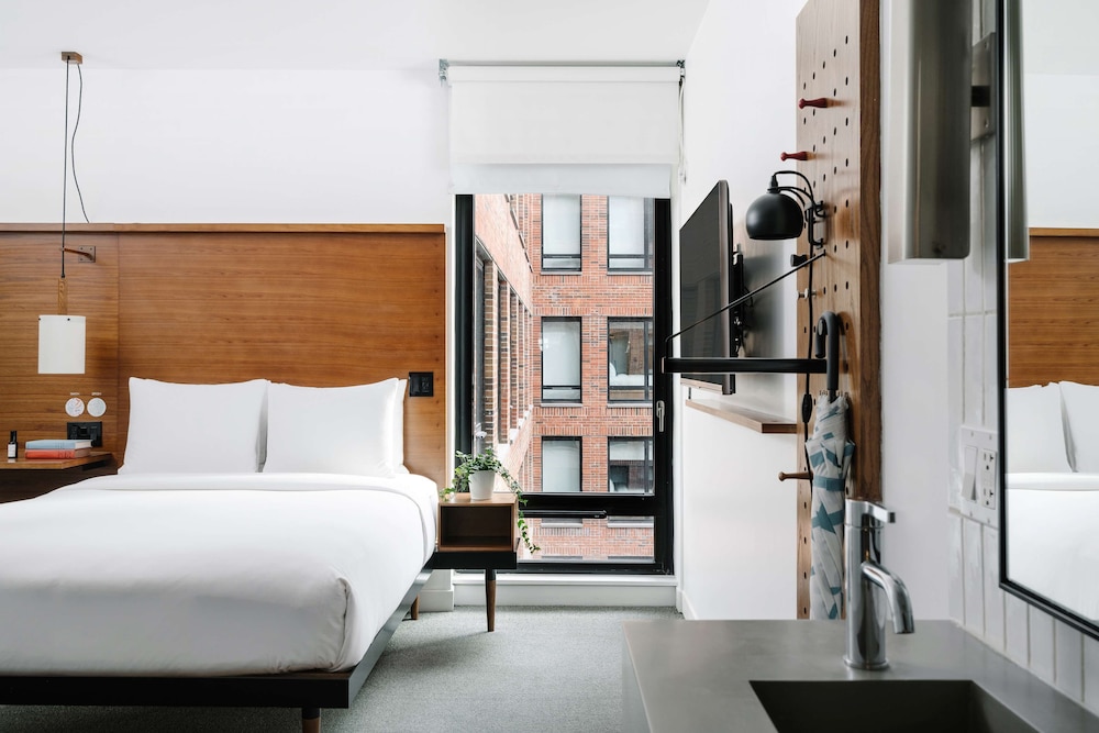 Arlo SoHo 26/77