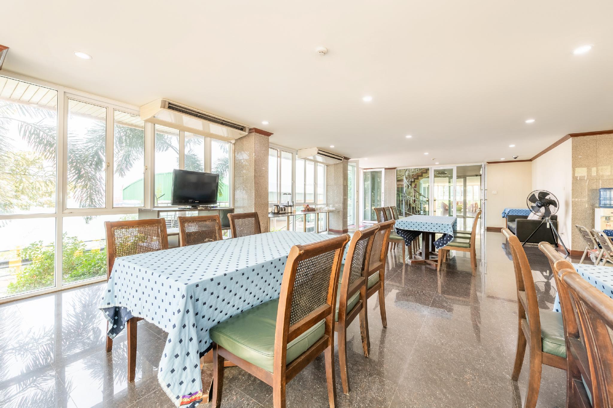 Chateau Vista Serviced Apartment 70/88