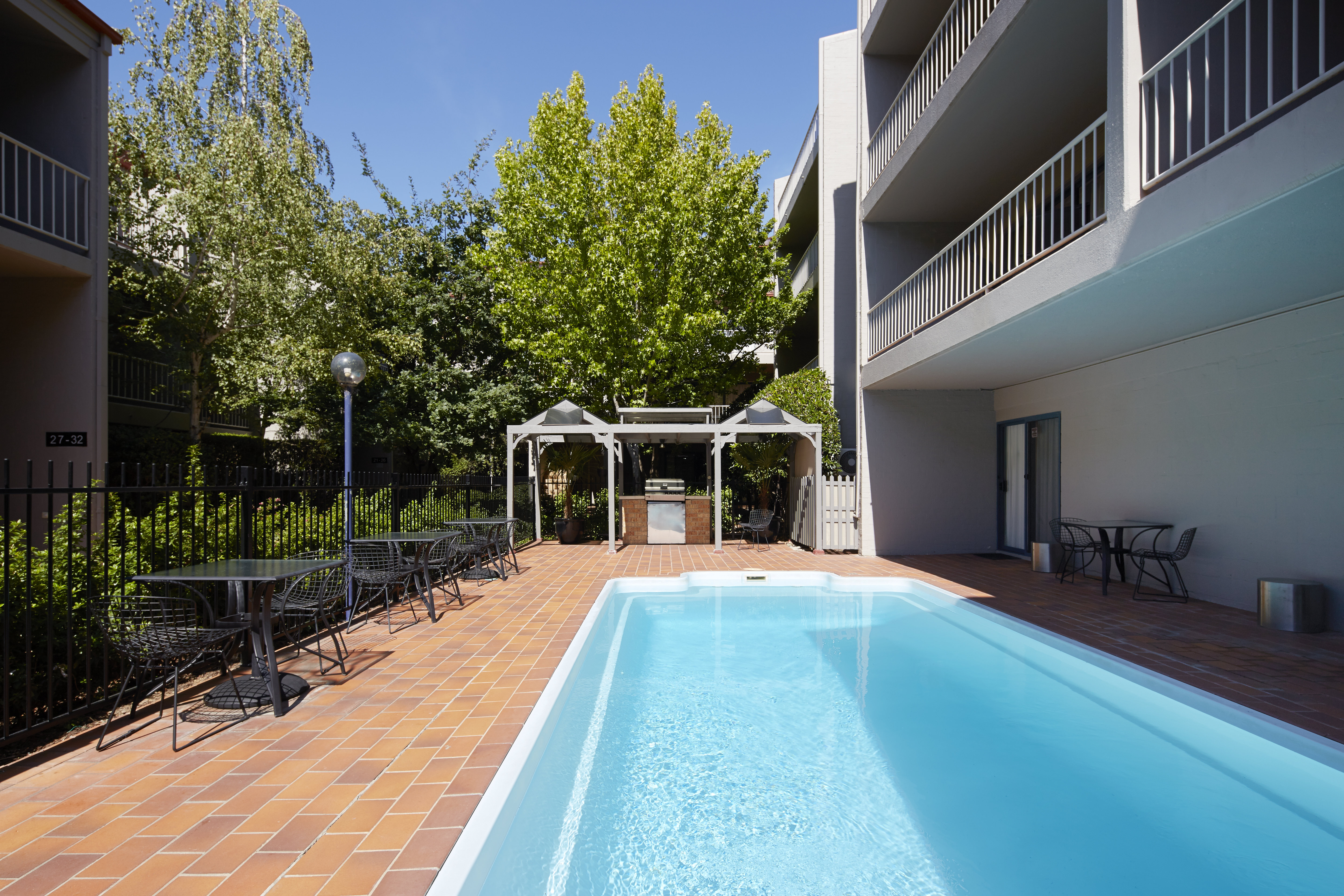Pinnacle Apartments، كانبرا 39/43