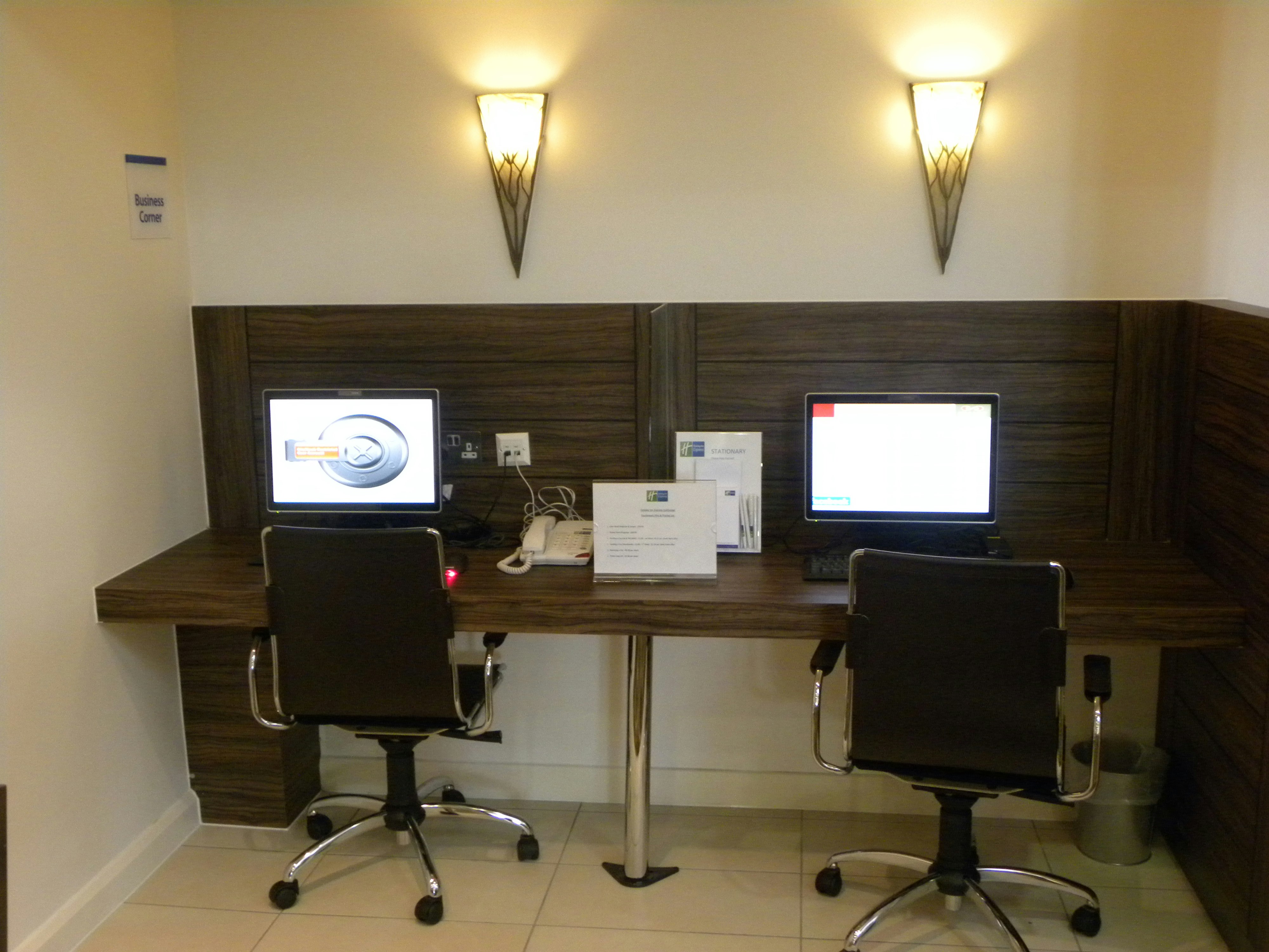 HOLIDAY INN EXPRESS COLCHESTER 25/33