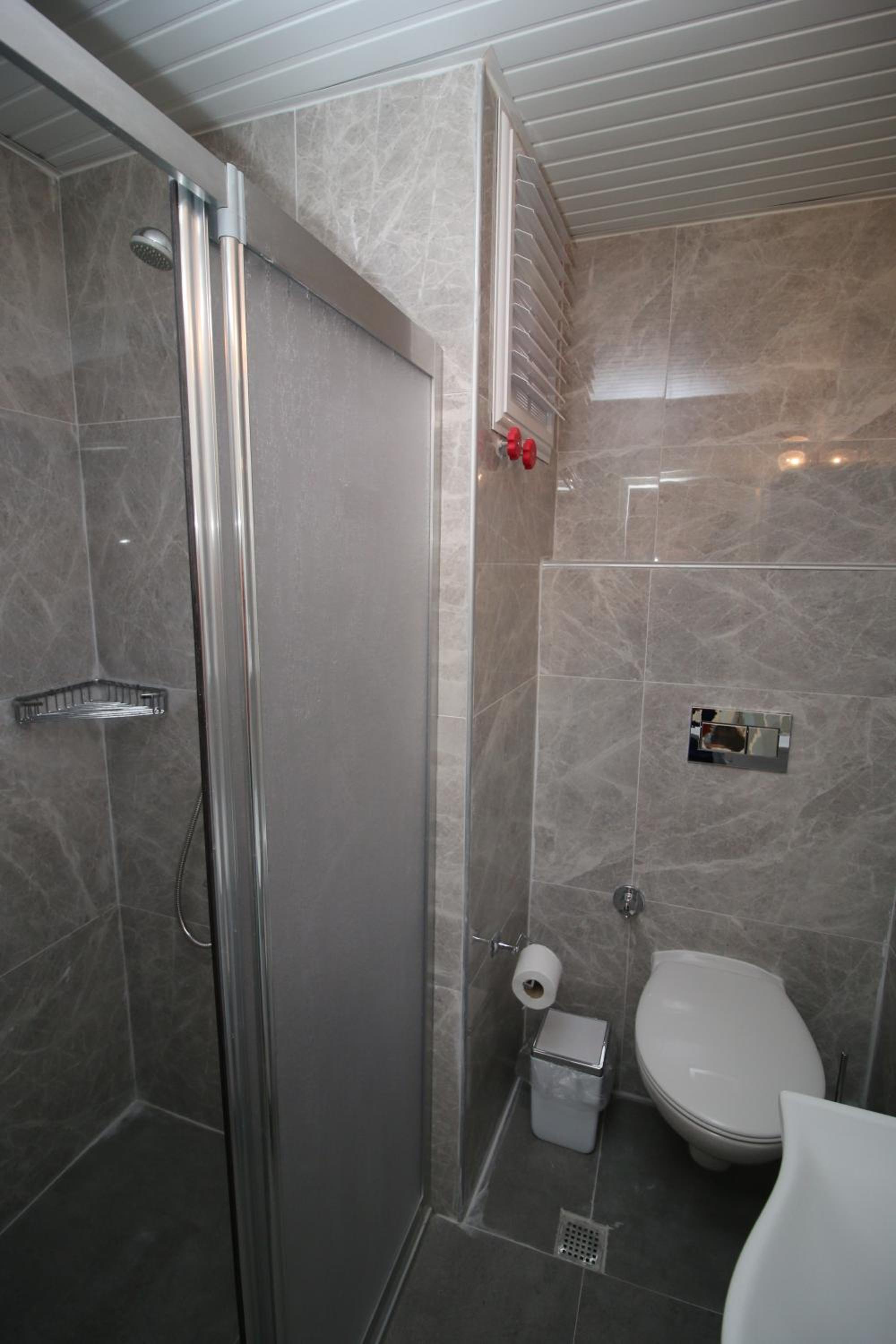 Parus Hotel 49/50
