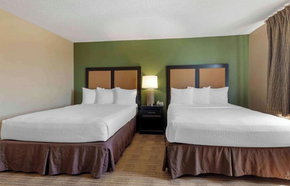 غرفة بسريرين مزدوجين بمطبخ، Studio 6 Extended Stay South Bend Mishawaka South IN 4/10