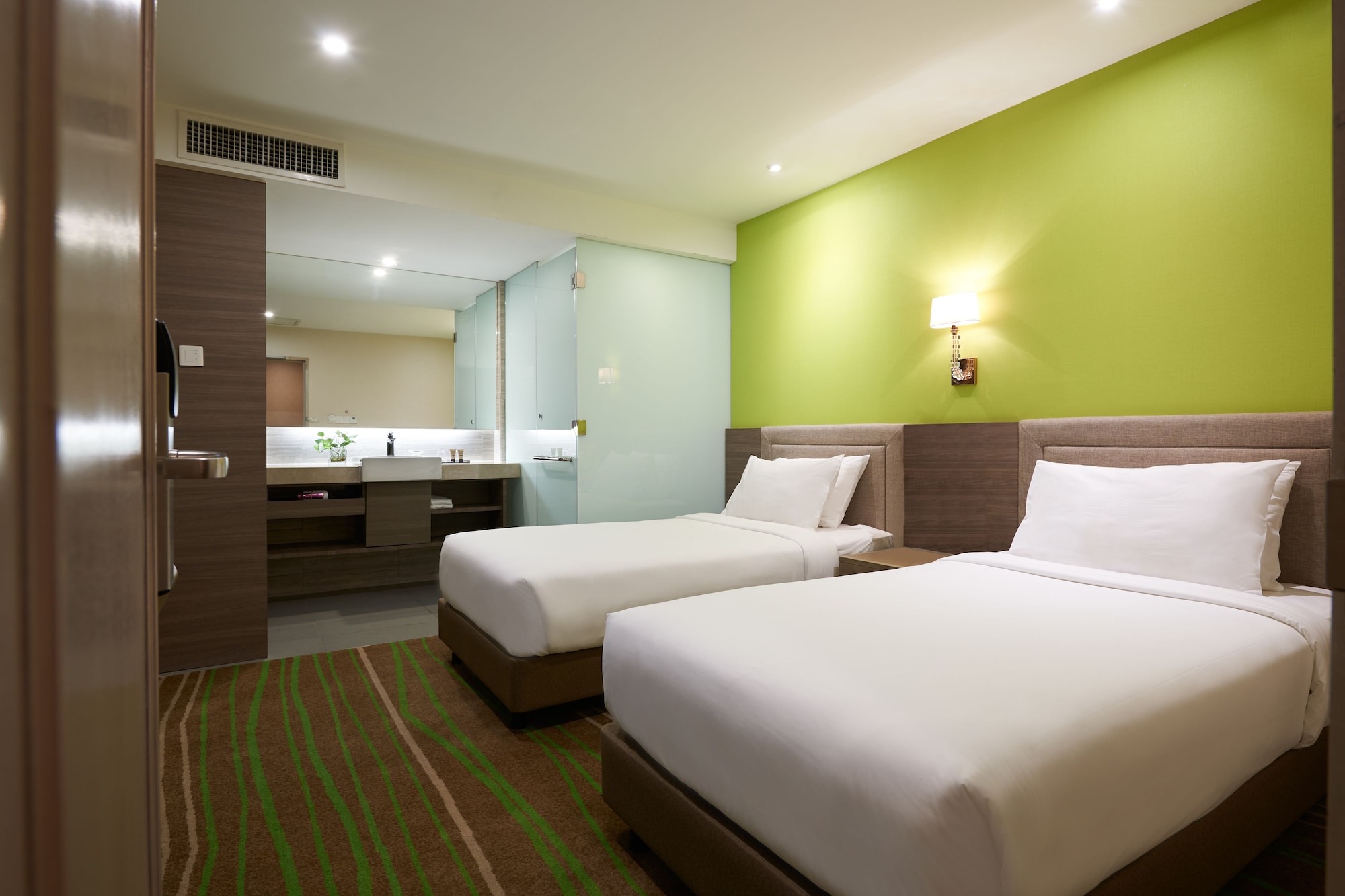 Cosmo Twin Room No External View