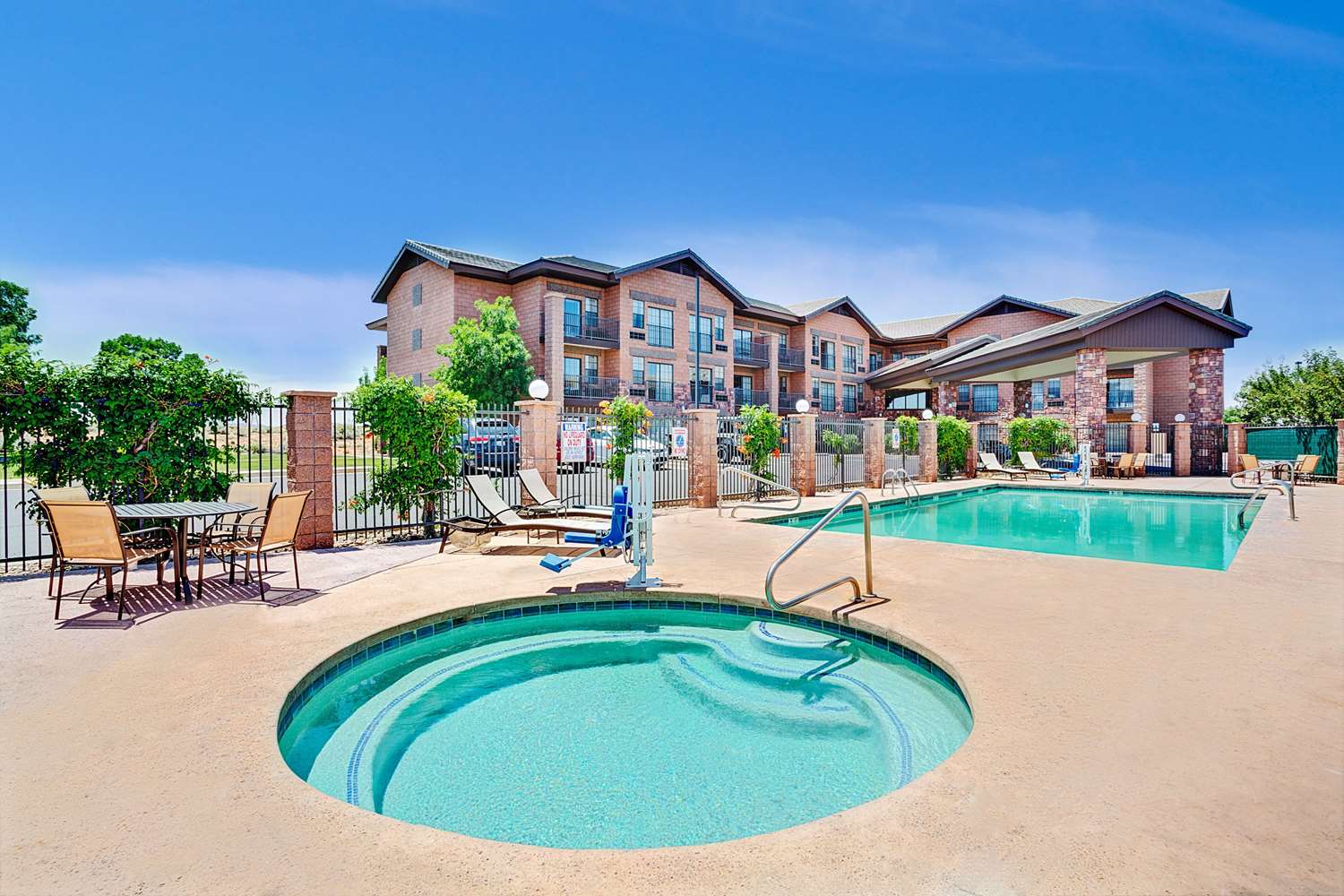 Days Inn and Suites by Wyndham Page Lake Powell 28/31