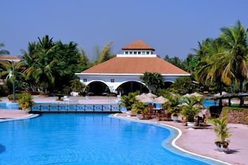 GOLDEN PALMS SPA 27/28