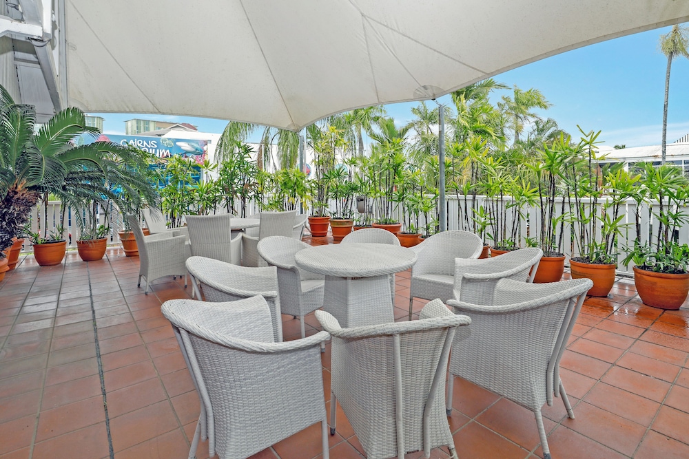 Ramada By Wyndham Cairns City Centre 25/50