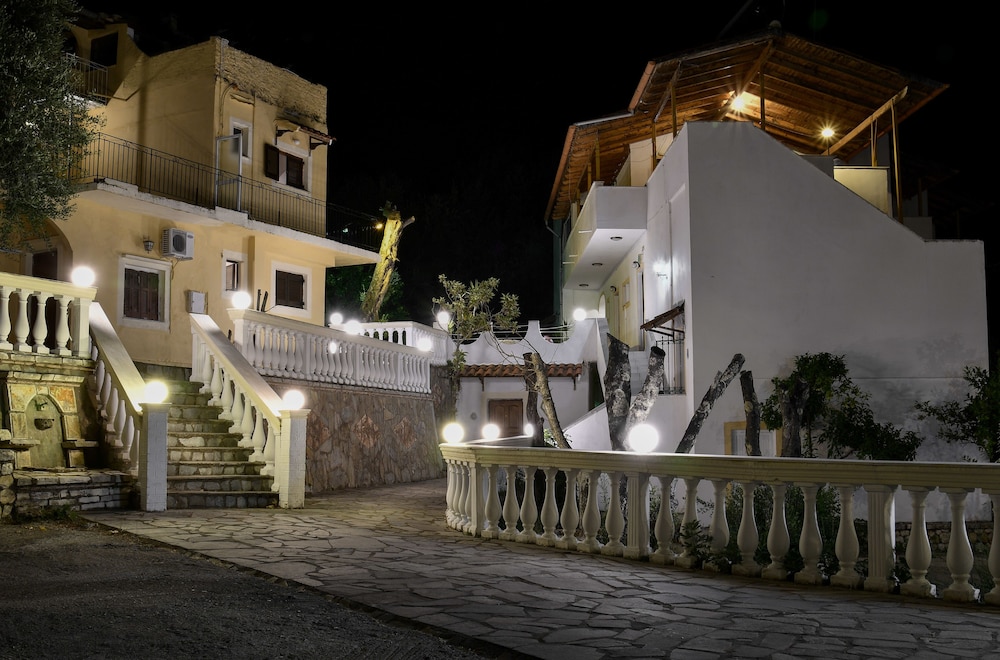 Corfu Room 24/26