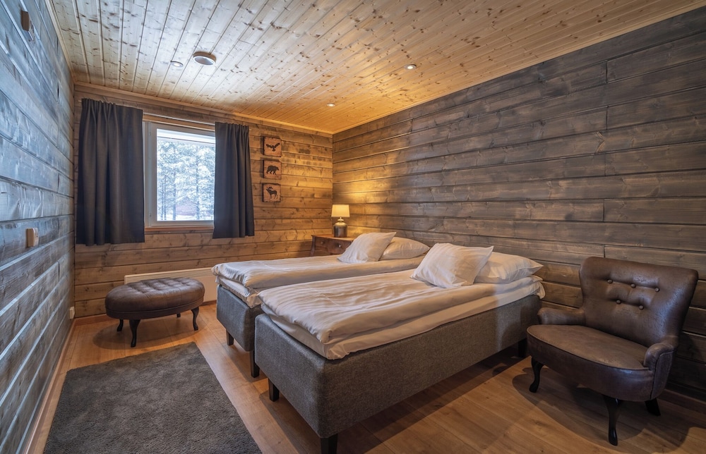 4 Bedrooms, Villa, 6 Beds, Queen Bed, Lake View, Sauna