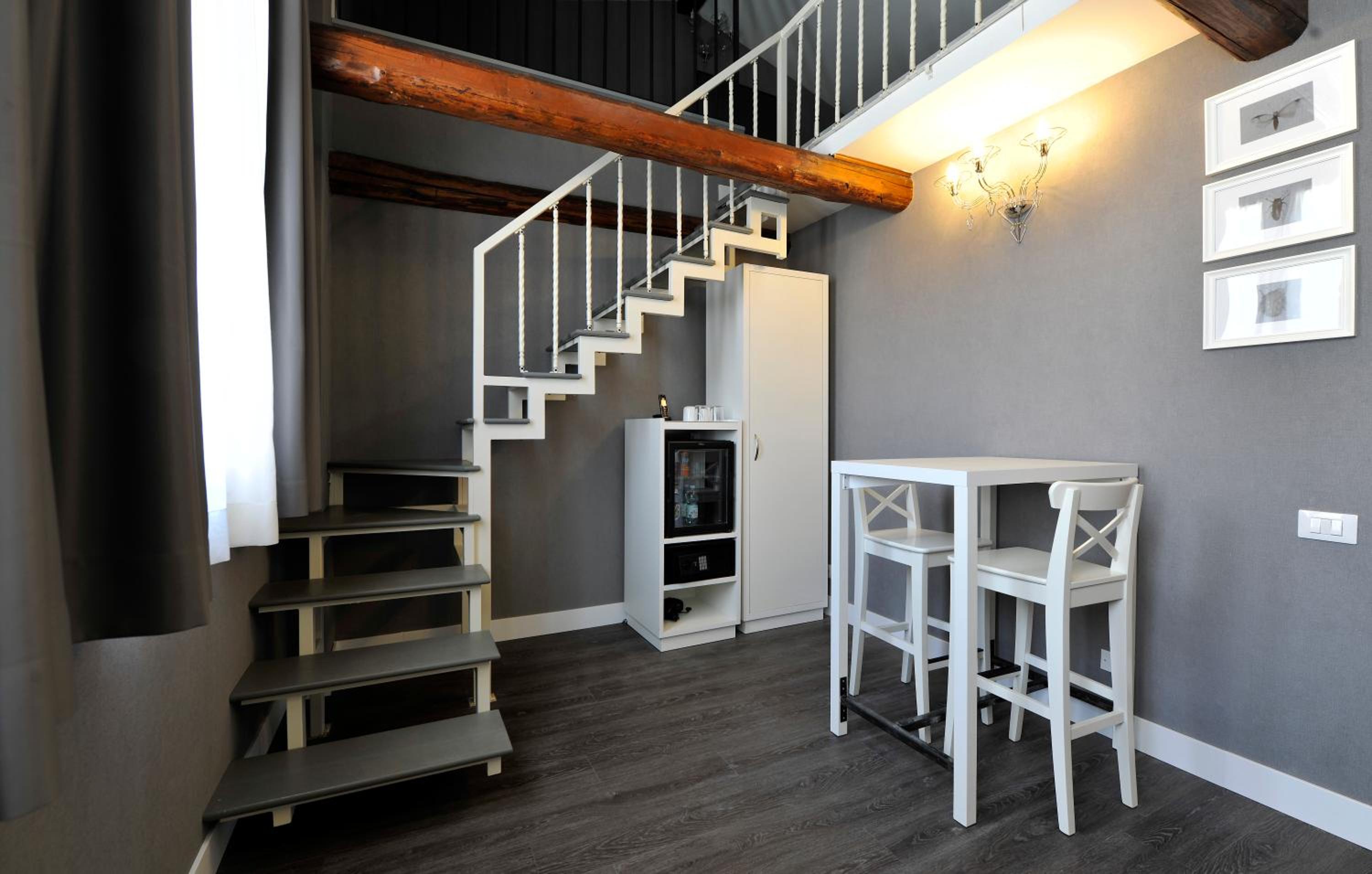 Ripagrande Hotel 45/51
