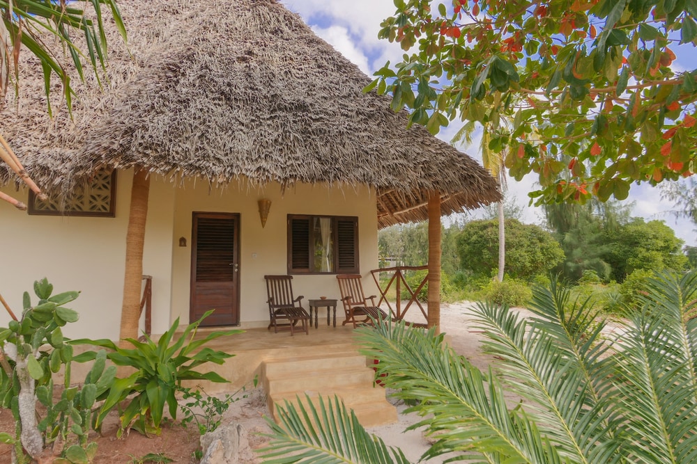 Zanzibar Pearl Boutique Hotel & Villas 36/40